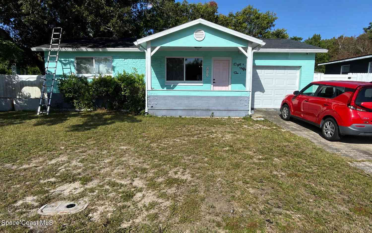 Homes For Sale - 856 Berkshire Road<br/> Daytona Beach, FL 32117