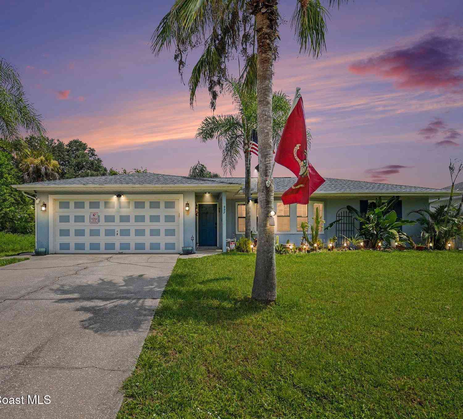 Homes For Sale - 907 Hattaras Terrace<br/> Palm Bay, FL 32909