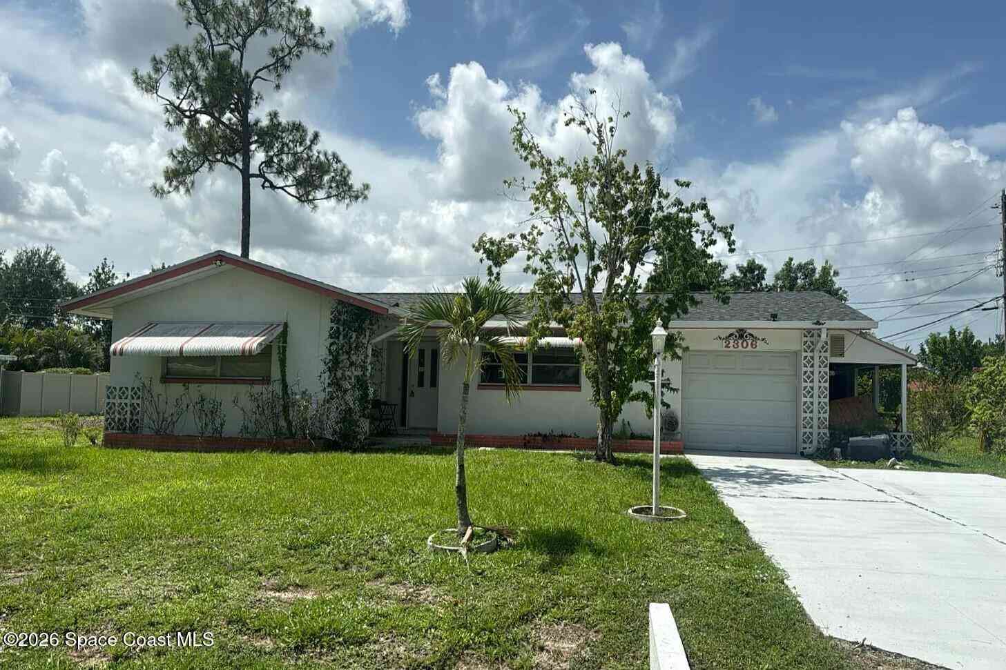 Homes For Sale - 2306 Ephraim Avenue<br/> Fort Myers, FL 33908