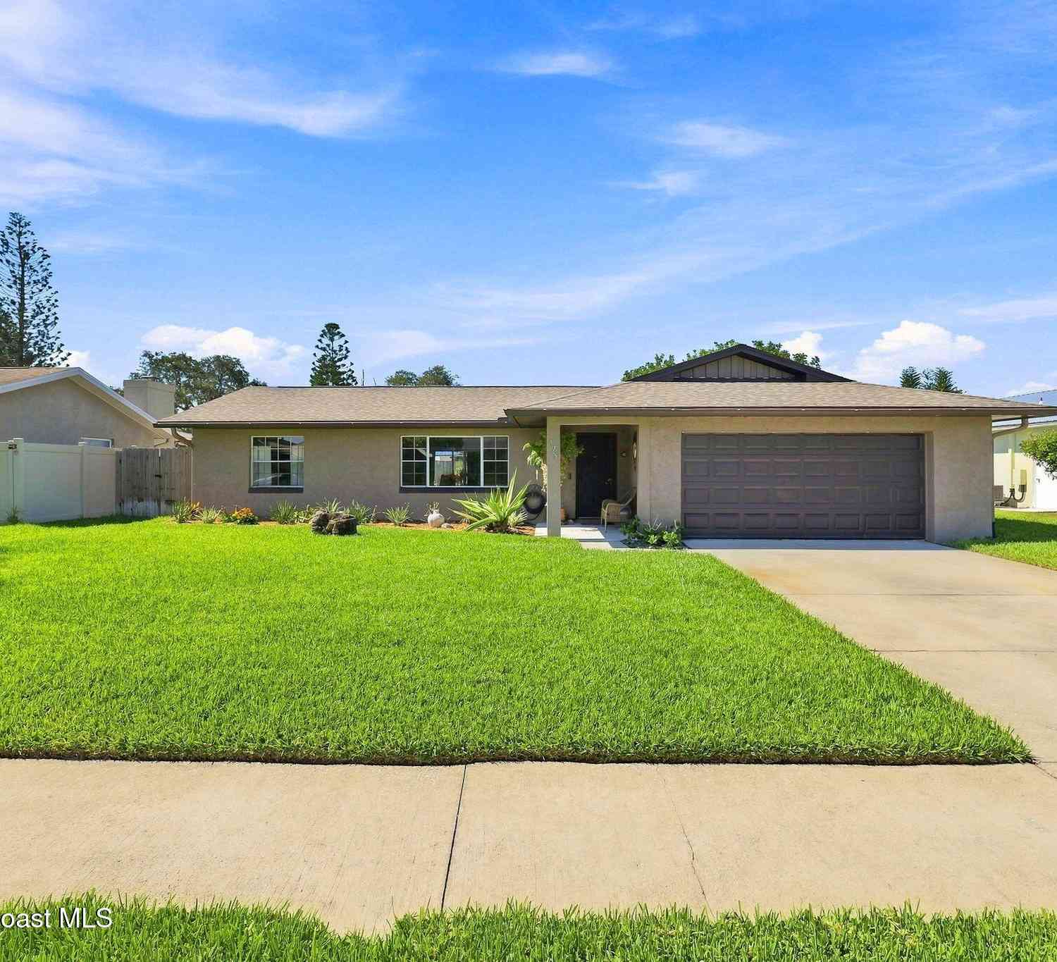 Homes For Sale - 175 Sea Breeze Circle<br/> Brevard County, Merritt Island, FL 32953