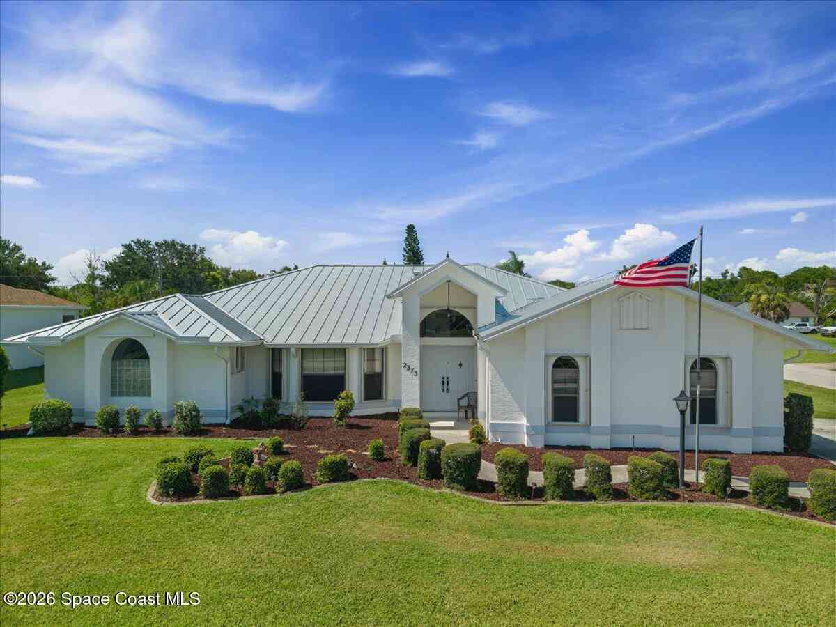 Homes For Sale - 2373 SE Grand Drive<br/> Port St. Lucie, FL 34952