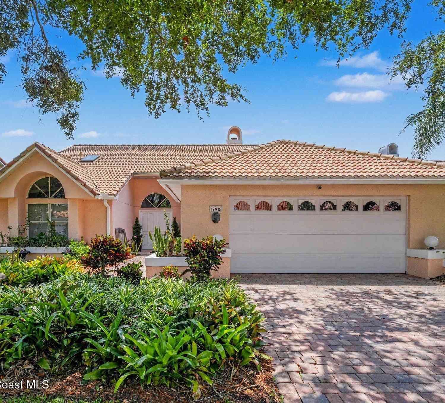 Homes For Sale - 798 Spanish Cove Drive<br/> Brevard County, Melbourne, FL 32940