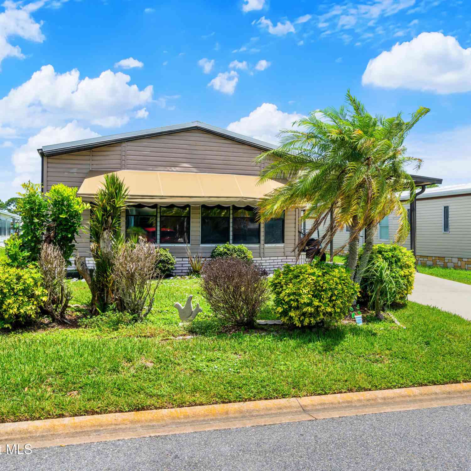 Mobile Home For Sale - 602 N Dolphin Circle<br/> Brevard County, Barefoot Bay, FL 32976