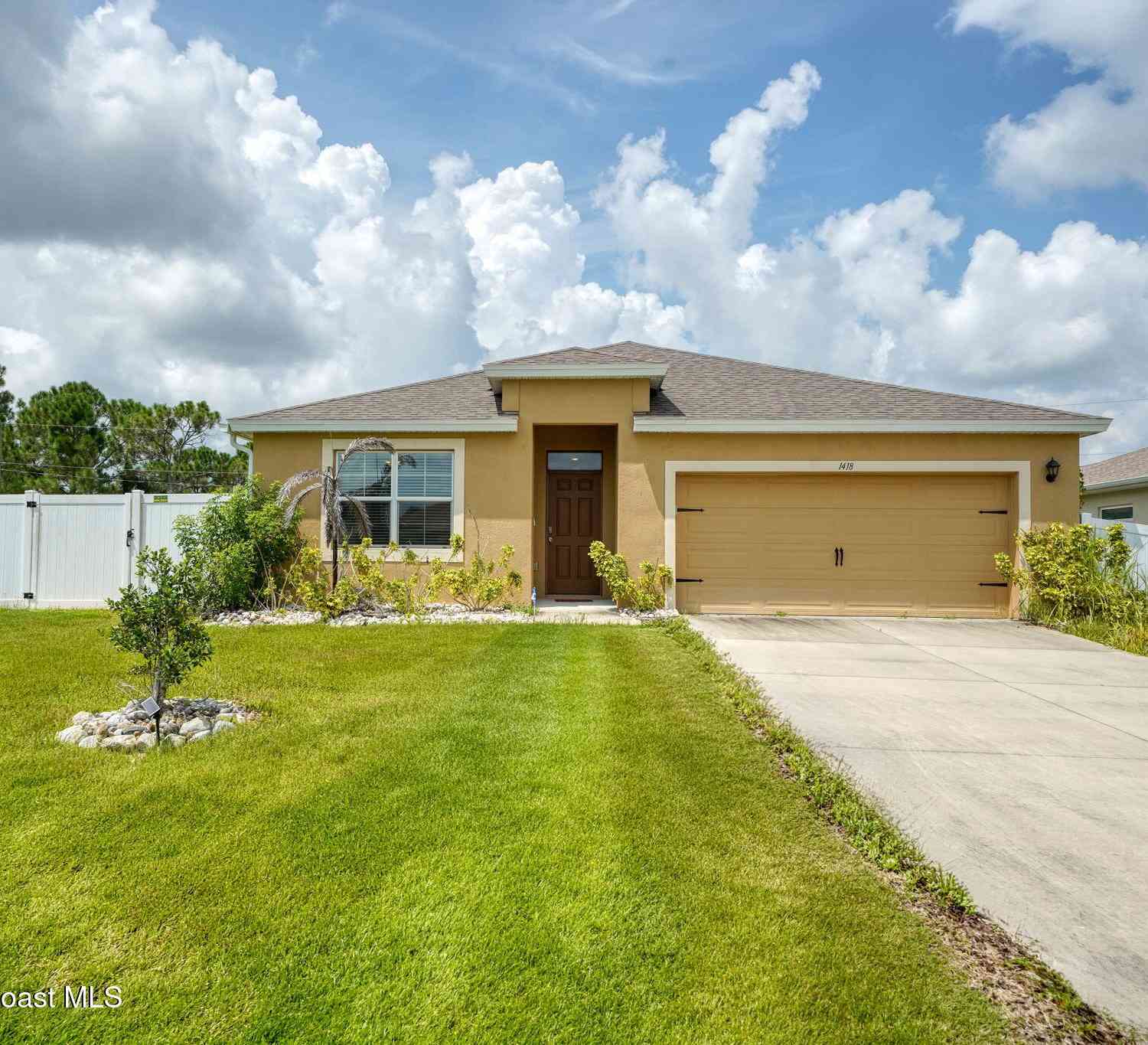 Homes For Sale - 1418 Hepner Street<br/> Palm Bay, FL 32909