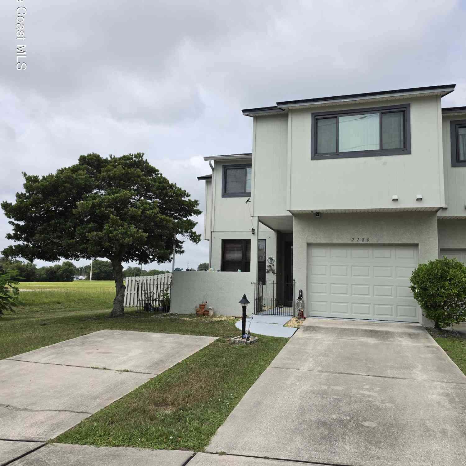 Townhouse For Sale - 2289 Heritage Drive<br/> Brevard County, Titusville, FL 32780