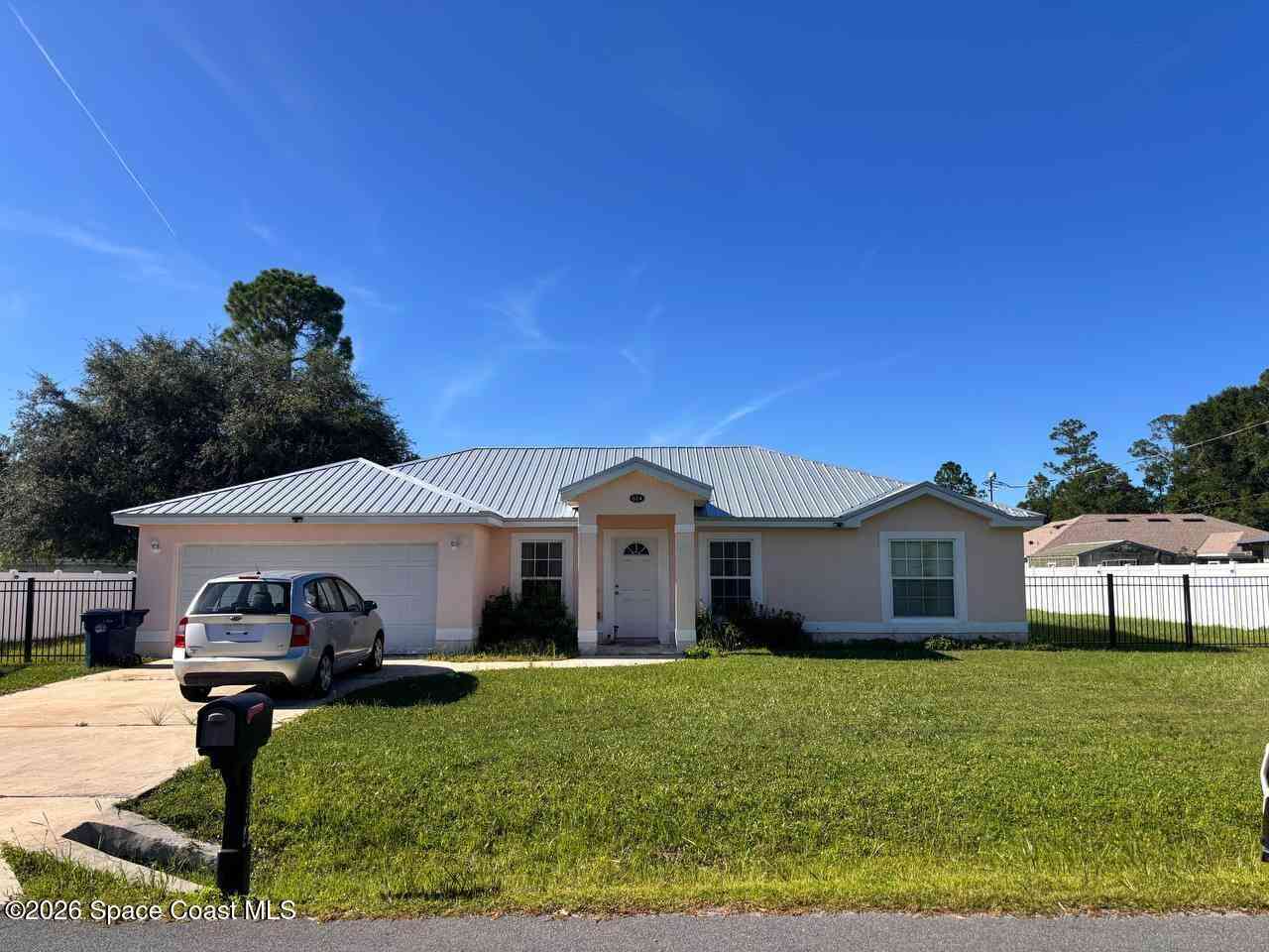 Homes For Sale - 614 Fifth Street<br/> Bunnell, FL 32110