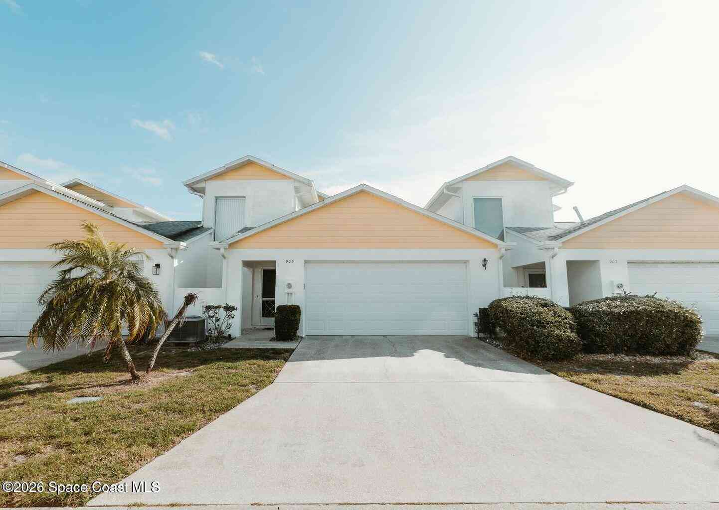Homes For Sale - 905 Maplewood Court<br/> Melbourne, FL 32940