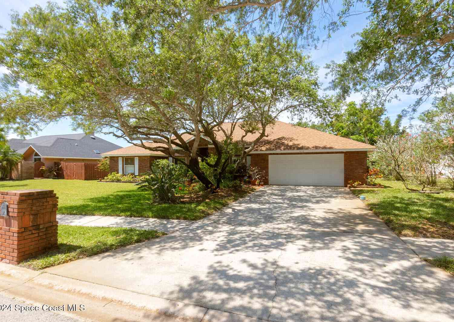 Homes For Sale - 410 Oriole Lane<br/> Brevard County, Indialantic, FL 32903