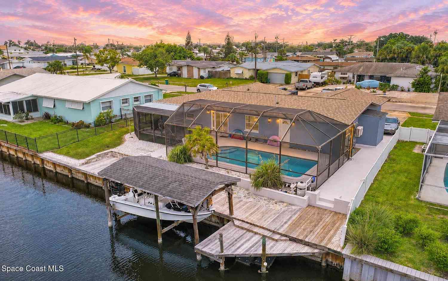 Homes For Sale - 1545 W Coral Court<br/> Brevard County, Merritt Island, FL 32952