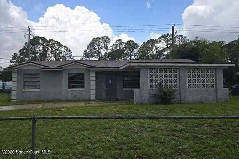 Homes For Sale - 1062 N Libby Court<br/> Daytona Beach, FL 32117