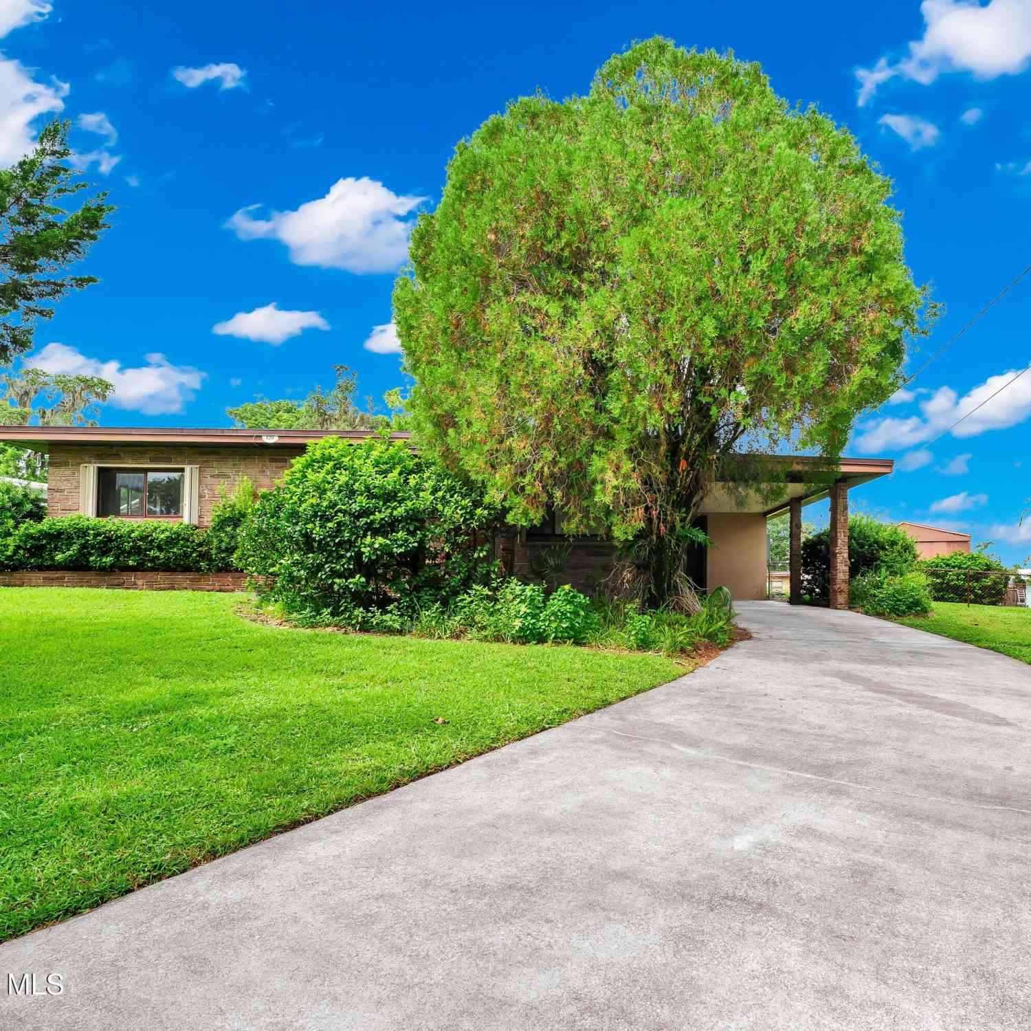 Homes For Sale - 120 N Christmas Hill Road<br/> Titusville, FL 32796