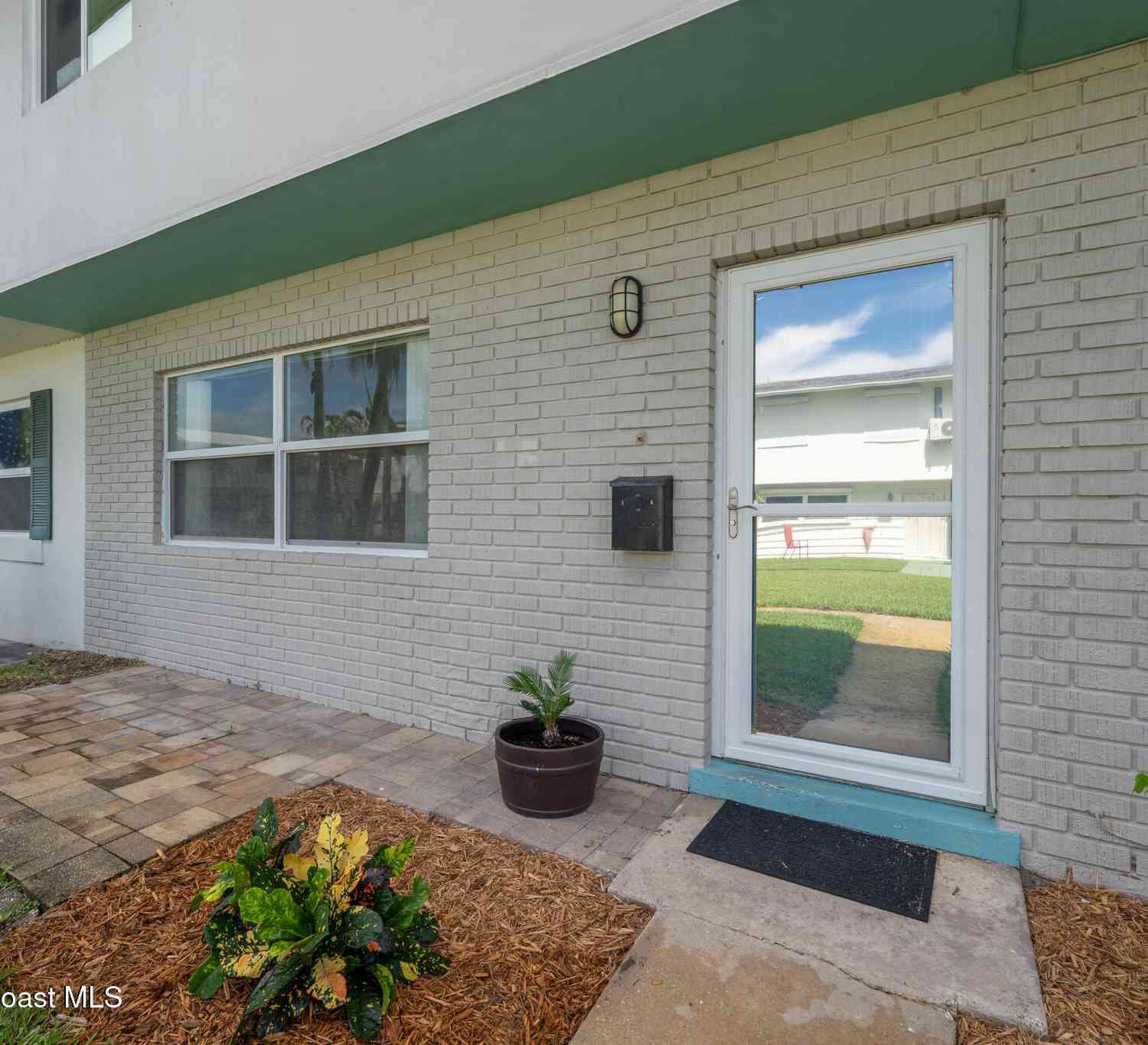 Townhouse For Sale - 16 Adams Court<br/> Satellite Beach, FL 32937