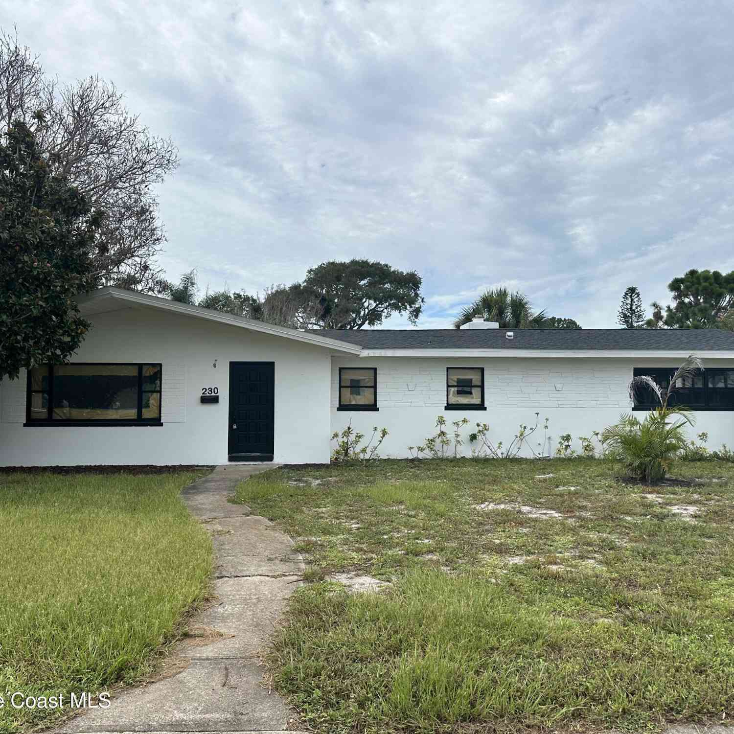 Homes For Sale - 230 Micanopy Court<br/> Indian Harbour Beach, FL 32937