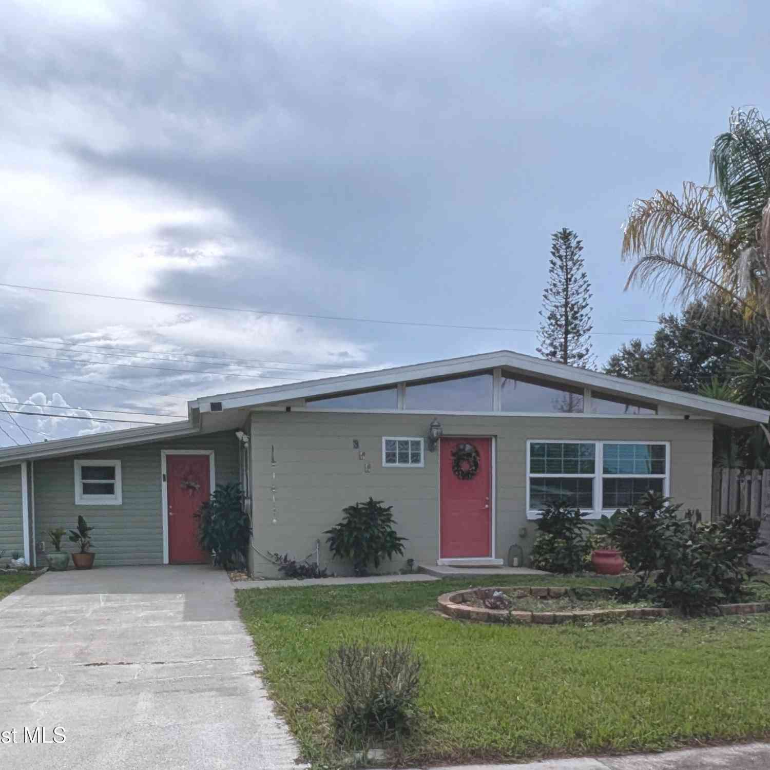 Homes For Sale - 811 Cronin Avenue<br/> Melbourne, FL 32935