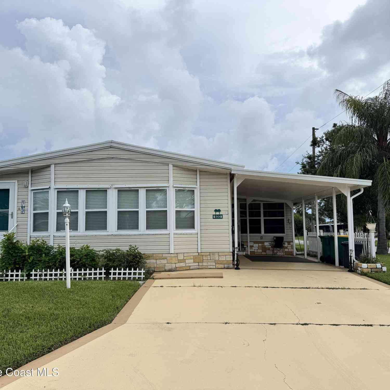 Mobile Home For Sale - 600 N Dolphin Circle<br/> Barefoot Bay, FL 32976
