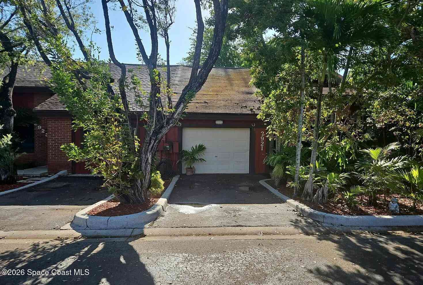 Townhouse For Sale - 2921 N 35th Terrace<br/> Hollywood, FL 33021