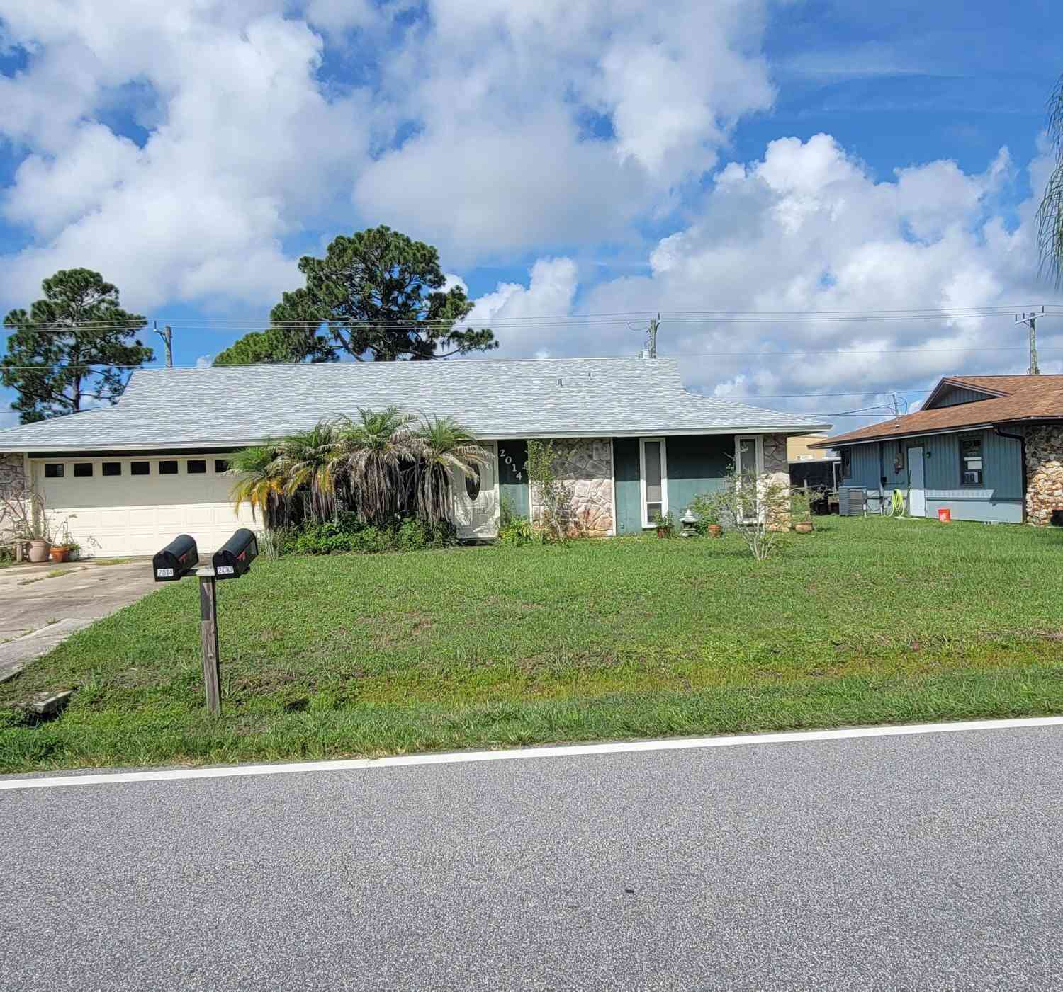 Homes For Sale - 2014 Willow Oak Drive<br/> Volusia County, Edgewater, FL 32141
