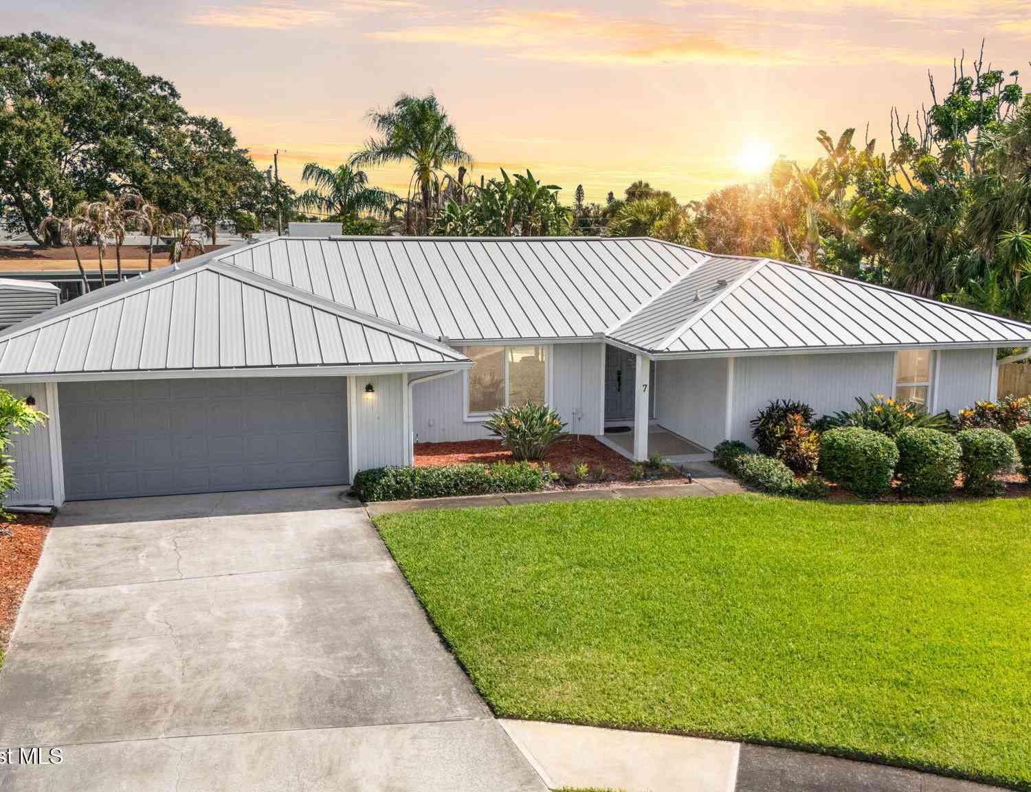 Homes For Sale - 7 Judy Court<br/> Satellite Beach, FL 32937