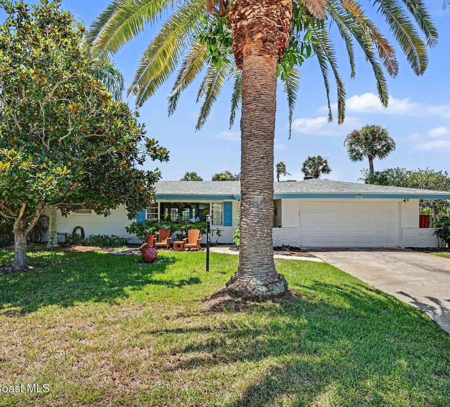 Homes For Sale - 575 Glenwood Avenue<br/> Satellite Beach, FL 32937
