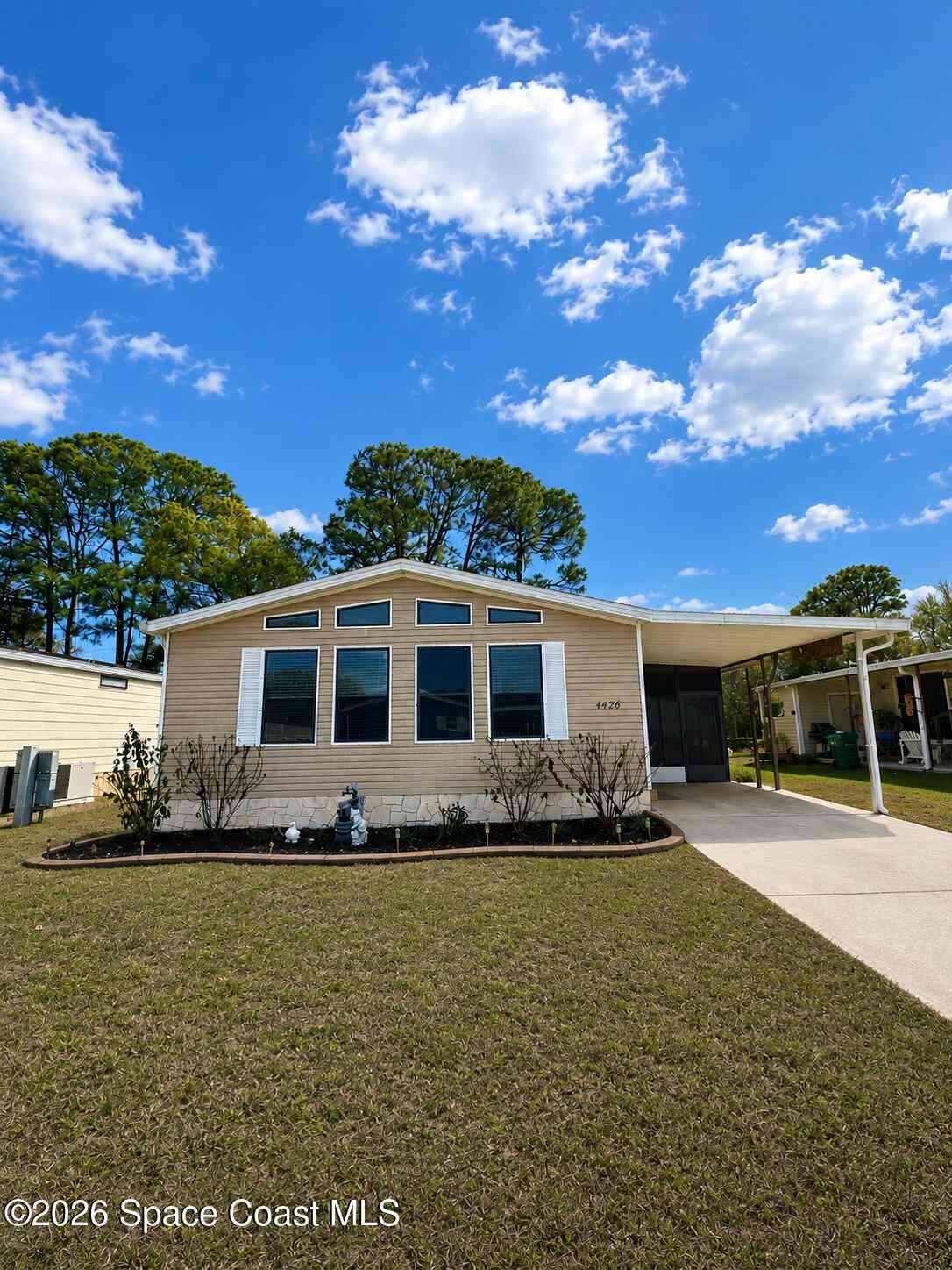 Mobile Home For Sale - 4426 Twin Lakes Drive<br/> Melbourne, FL 32934