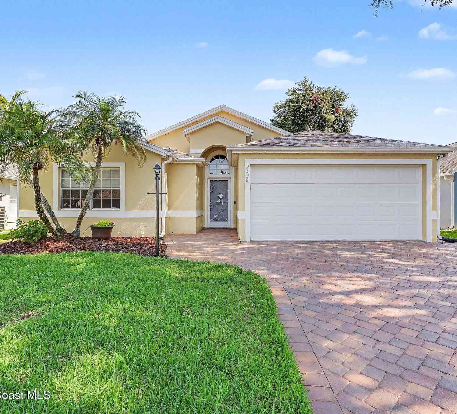 Homes For Sale - 2428 Coral Ridge Circle<br/> Melbourne, FL 32935