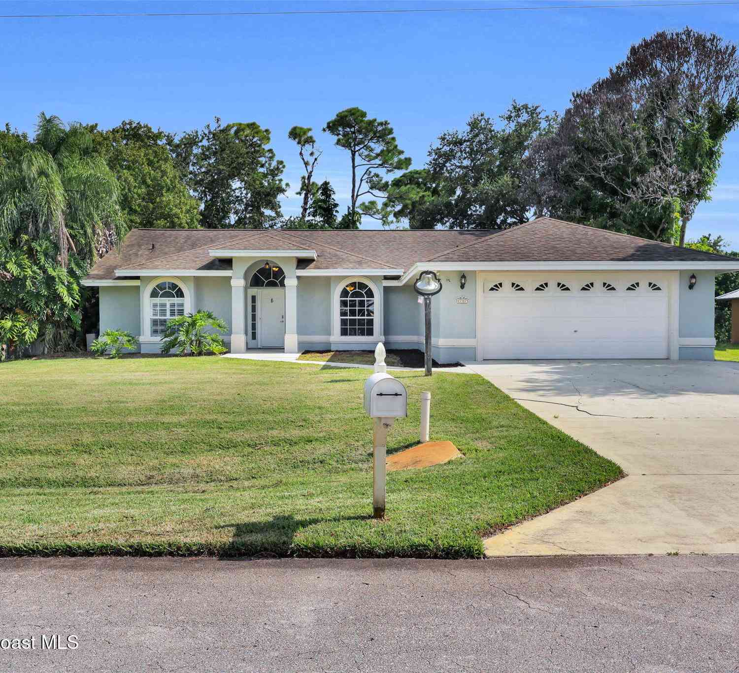Homes For Sale - 4707 Paleo Pines Circle<br/> Saint Lucie County, Fort Pierce, FL 34951