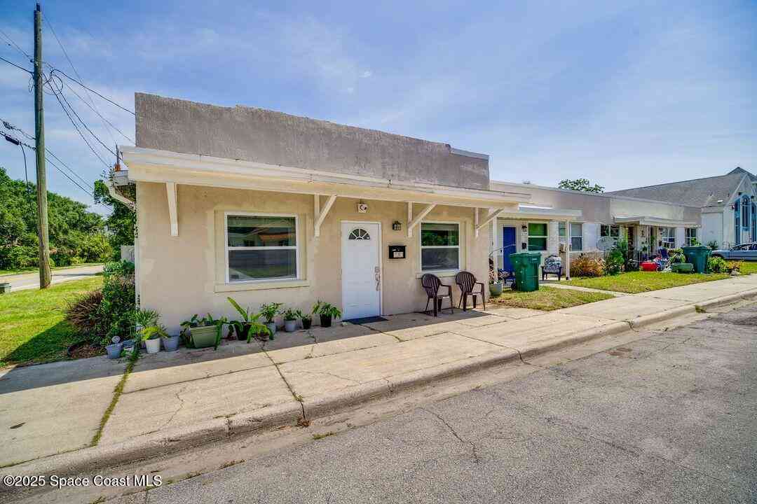 Multifamily For Rent - 1002 Brothers Avenue #101<br/> Brevard County, Melbourne, FL 32901