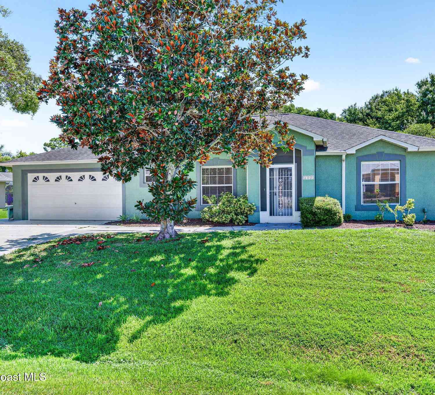 Homes For Sale - 1345 Coventry Circle<br/> Melbourne, FL 32904