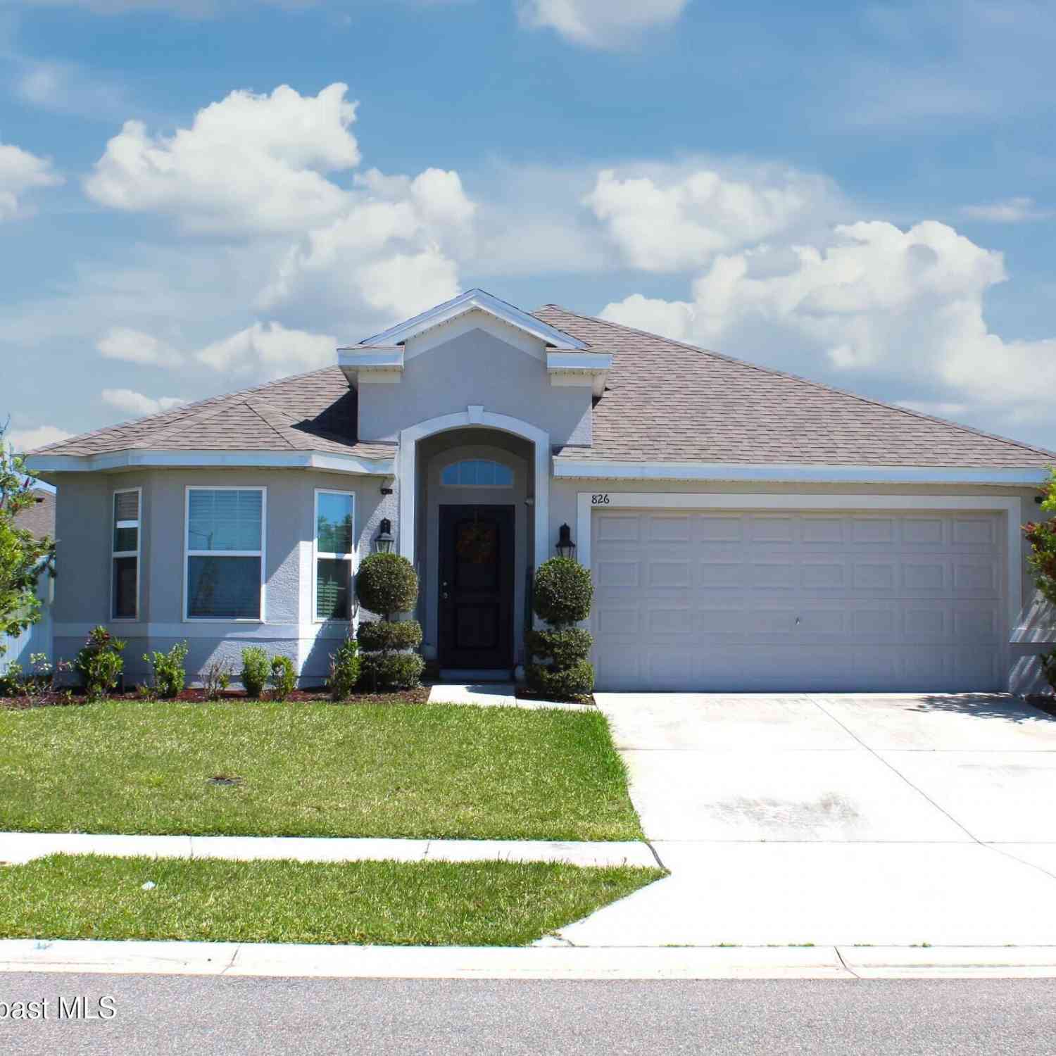 Homes For Sale - 826 E Landmark Hills Drive<br/> Polk County, Haines City, FL 33844