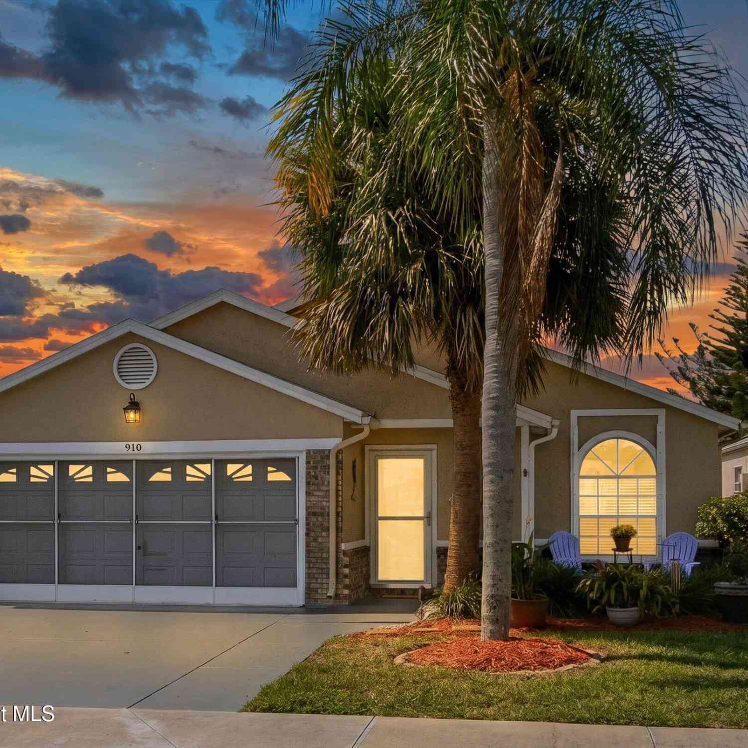 Homes For Sale - 910 Cross Lake Drive<br/> Brevard County, Melbourne, FL 32901