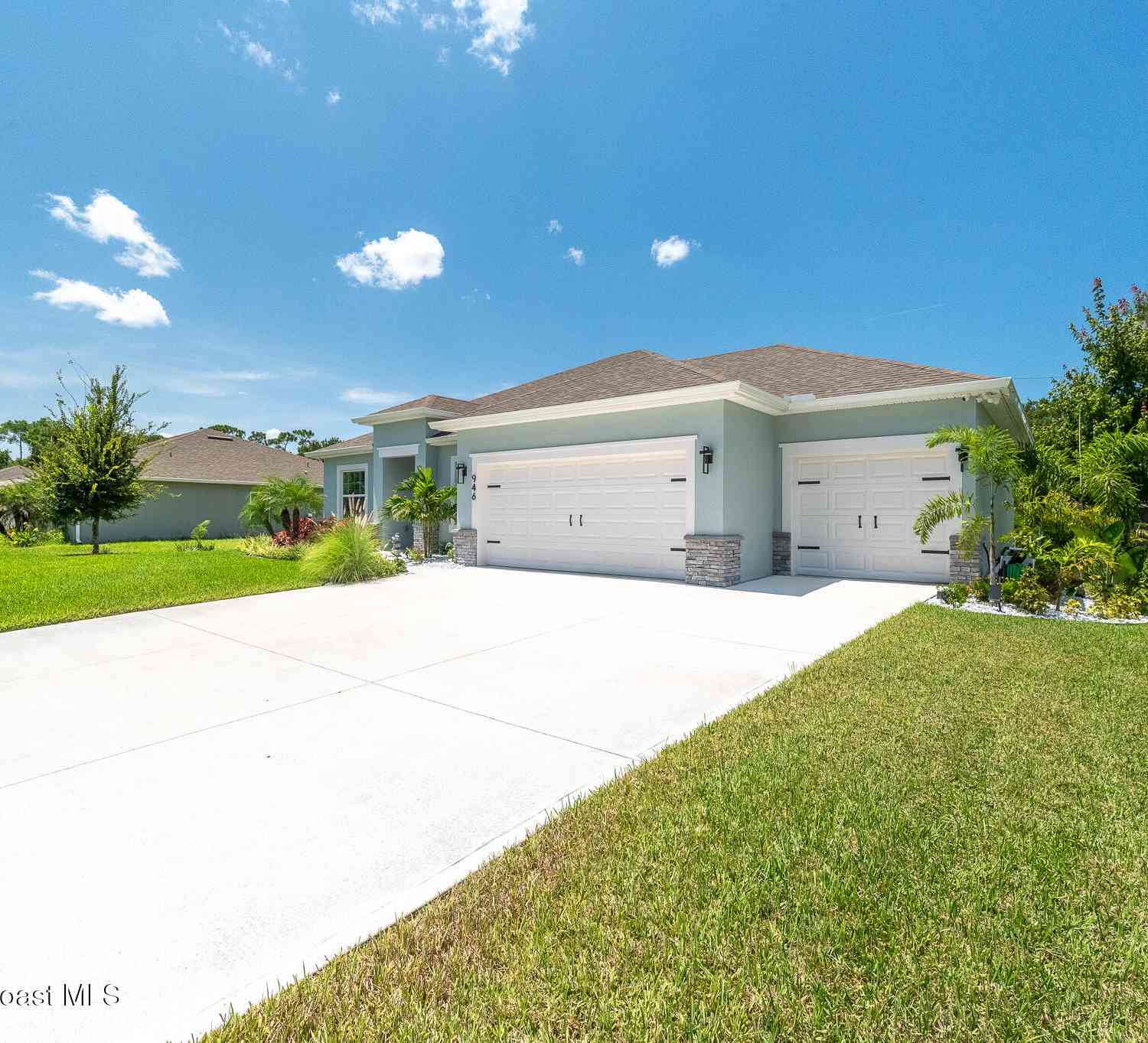 Homes For Sale - 946 Roseland Road<br/> Indian River County, Sebastian, FL 32958