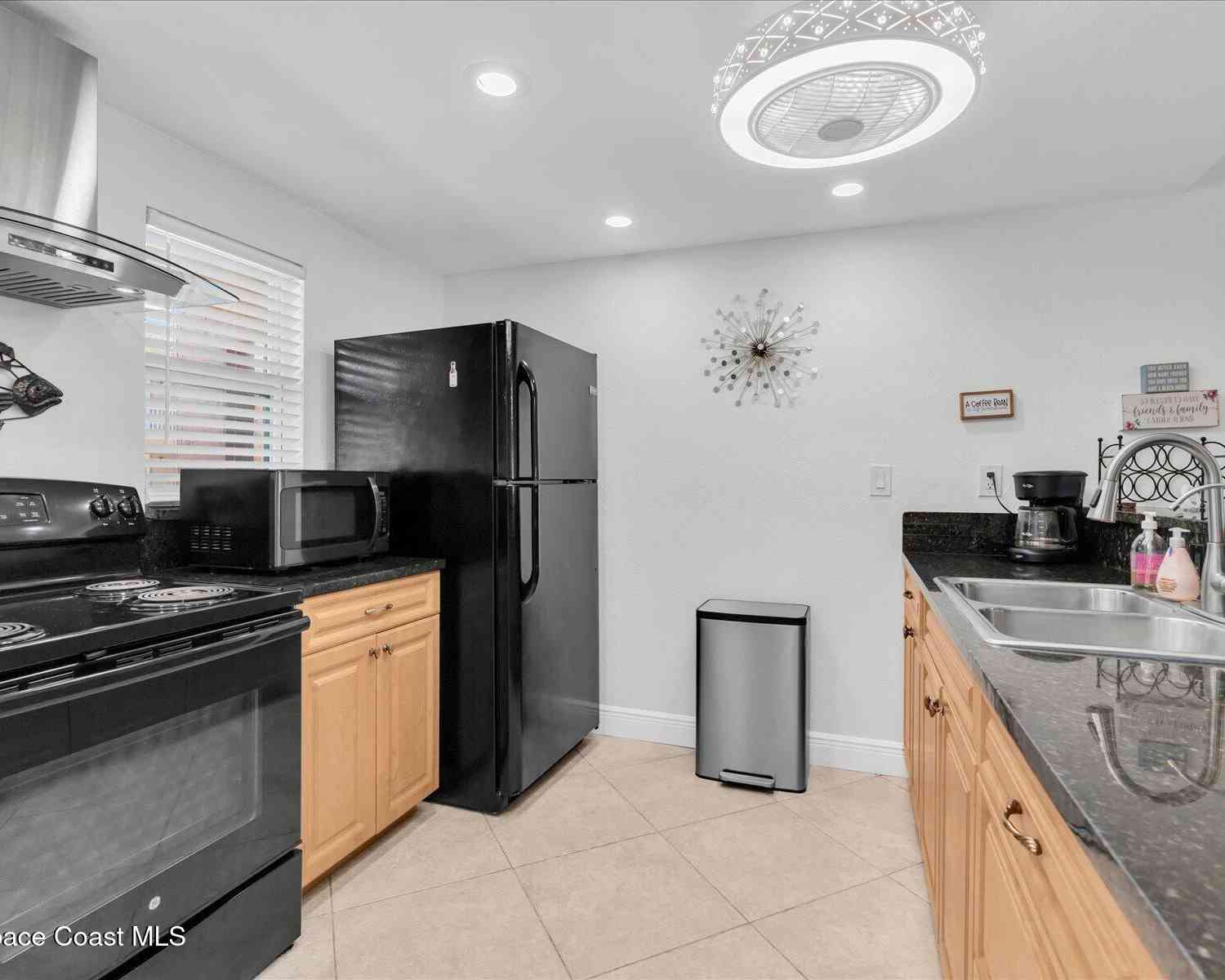 Condo For Rent - 12760 Indian Rocks Road #803<br/> Pinellas County, Largo, FL 33773