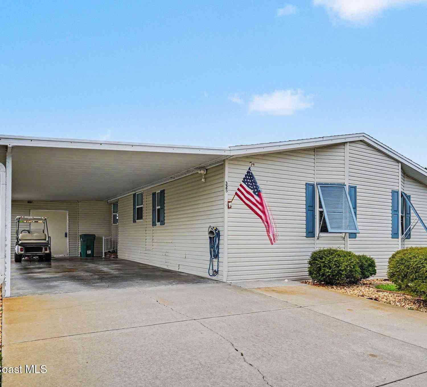 Mobile Home For Sale - 325 Meridian Run Drive #300<br/> Brevard County, Cocoa, FL 32926