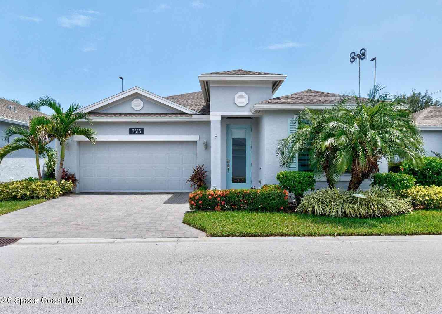 Homes For Sale - 2515 Bella Vista Circle<br/> Vero Beach, FL 32966
