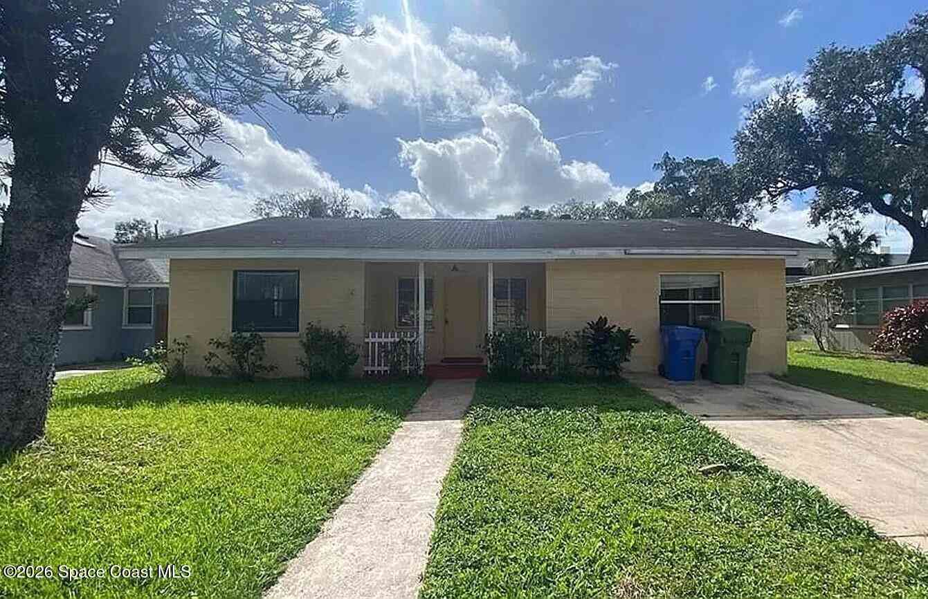 Homes For Sale - 218 3rd Avenue<br/> Bradenton, FL 34207