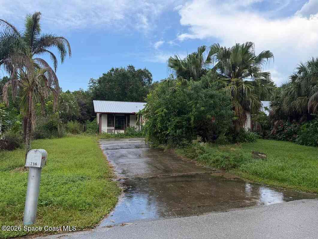 Homes For Sale - 2316 44th Avenue<br/> Vero Beach, FL 32966