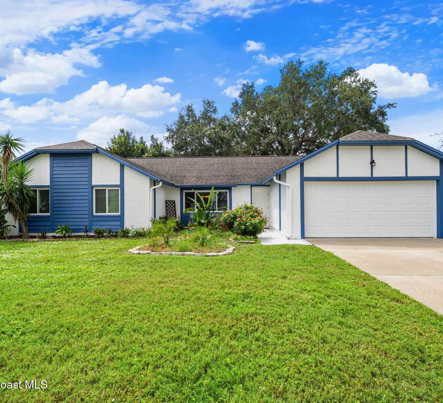 Homes For Sale - 2410 Raintree Lake Circle<br/> Brevard County, Merritt Island, FL 32953