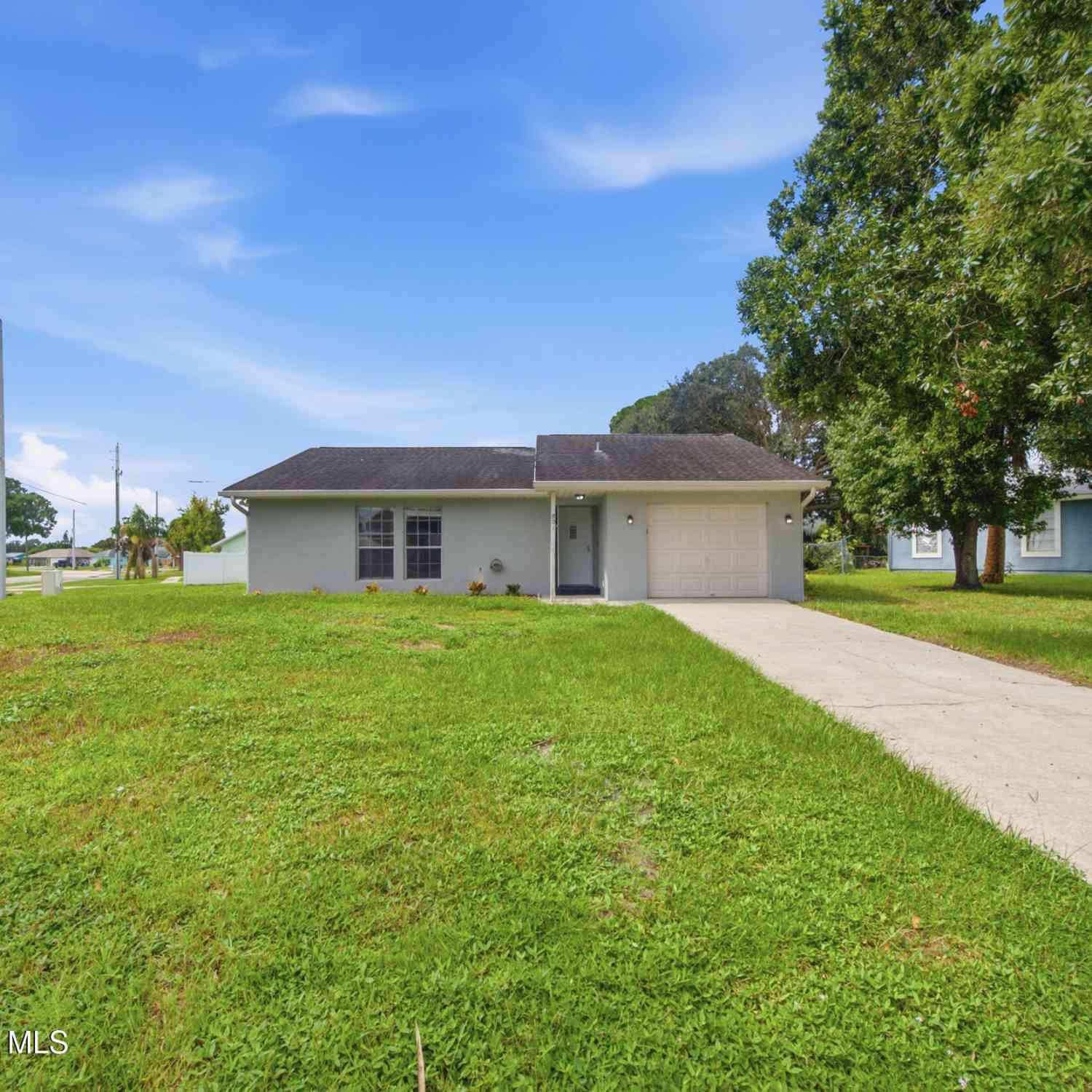 Homes For Sale - 801 Cody Avenue<br/> Sebastian, FL 32958