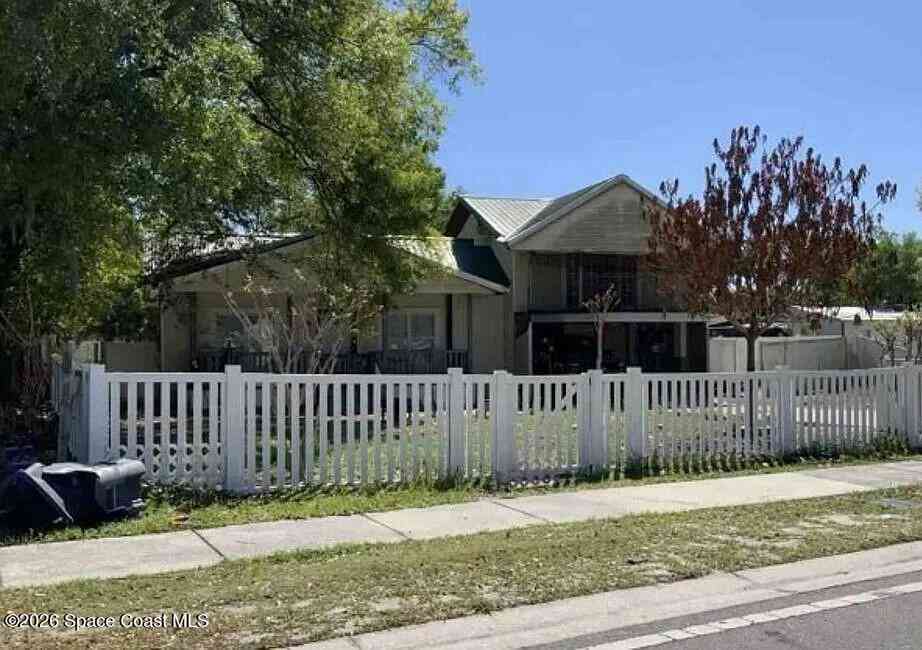 Homes For Sale - 803 E Alabama Street<br/> Hillsborough County, Plant City, FL 33563