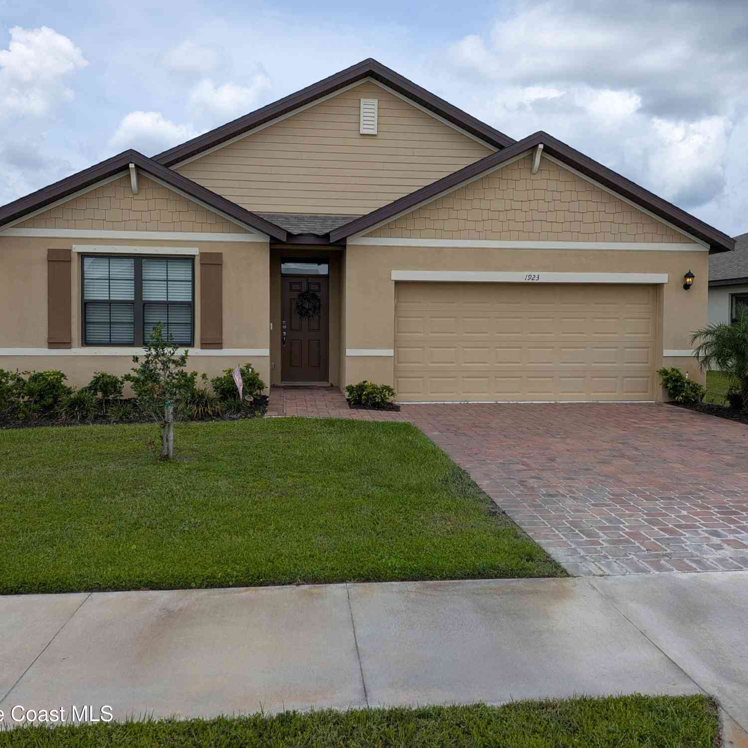 Homes For Sale - 1923 Farmhouse Road<br/> Brevard County, Palm Bay, FL 32909