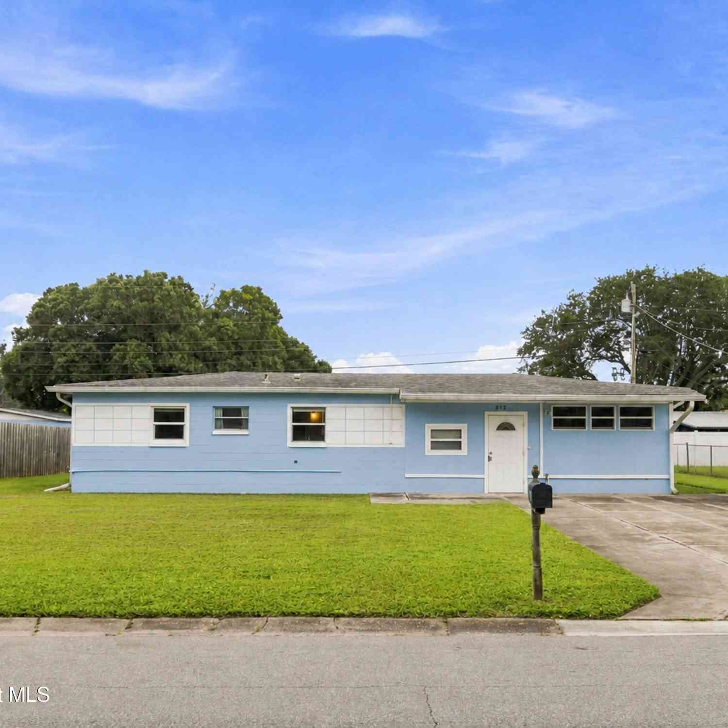 Homes For Sale - 513 Falmouth Avenue<br/> Brevard County, Merritt Island, FL 32952