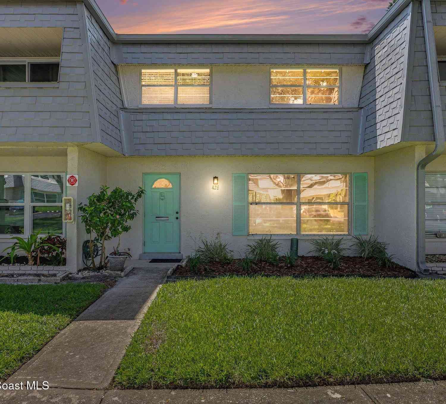 Townhouse For Sale - 426 Blue Jay Lane<br/> Brevard County, Satellite Beach, FL 32937