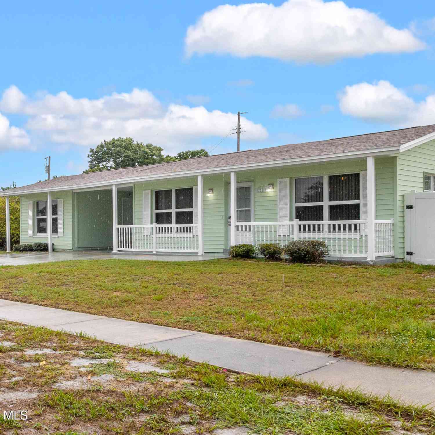 Homes For Sale - 2356 Lakeview Drive<br/> Brevard County, Melbourne, FL 32935