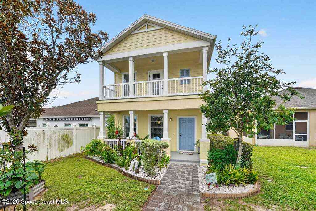 Homes For Sale - 911 Ambergate Street<br/> Titusville, FL 32780