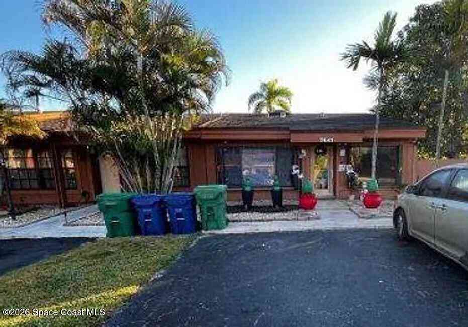 Townhouse For Sale - 7441 NW 33rd Street<br/> Lauderhill, FL 33351