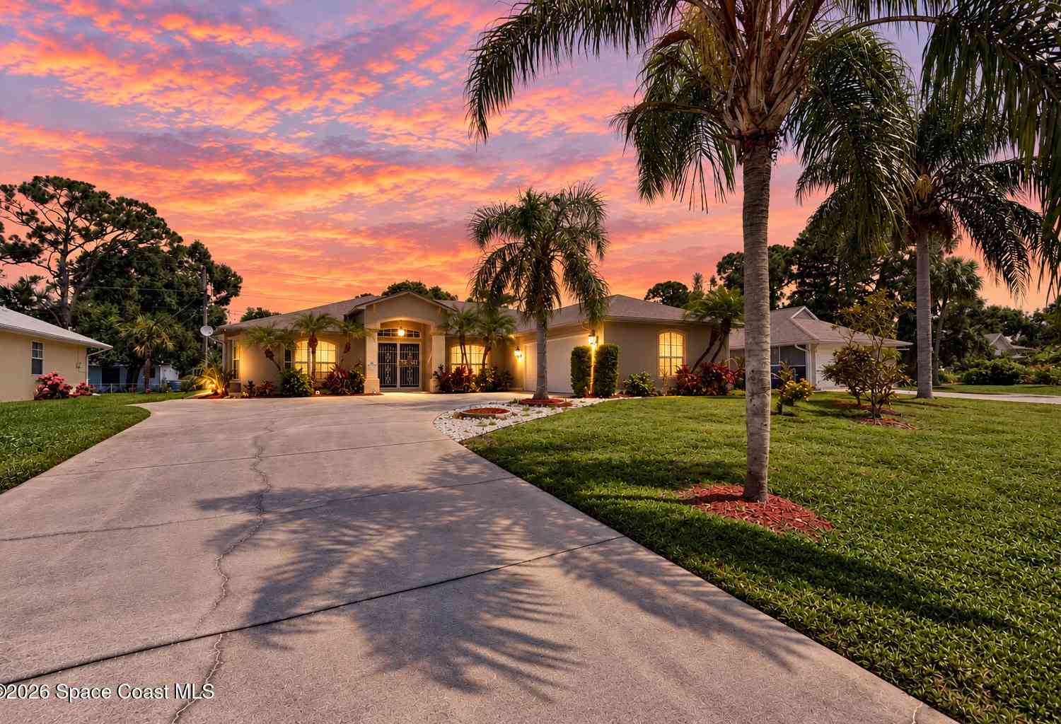 Homes For Sale - 173 Easy Street<br/> Sebastian, FL 32958