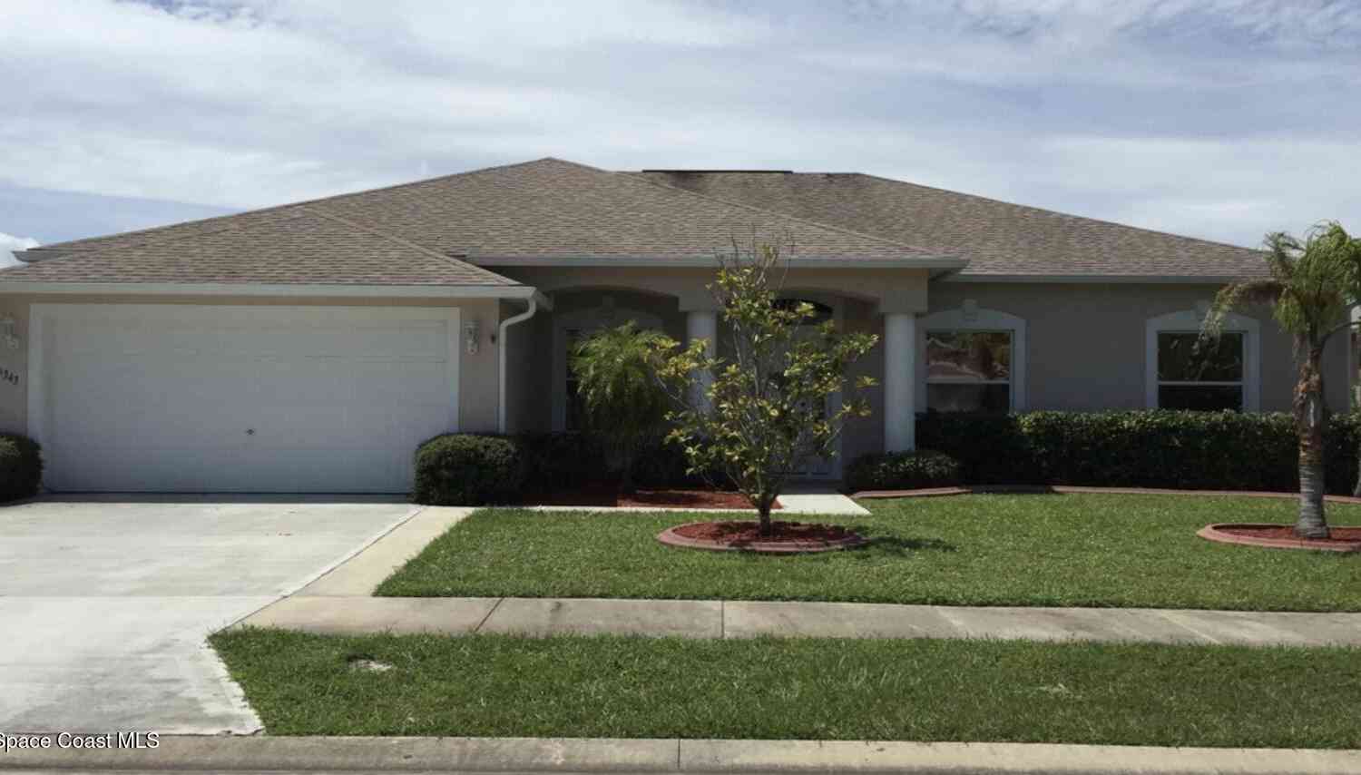 Homes For Sale - 5343 Yaupon Holly Drive<br/> Brevard County, Cocoa, FL 32927