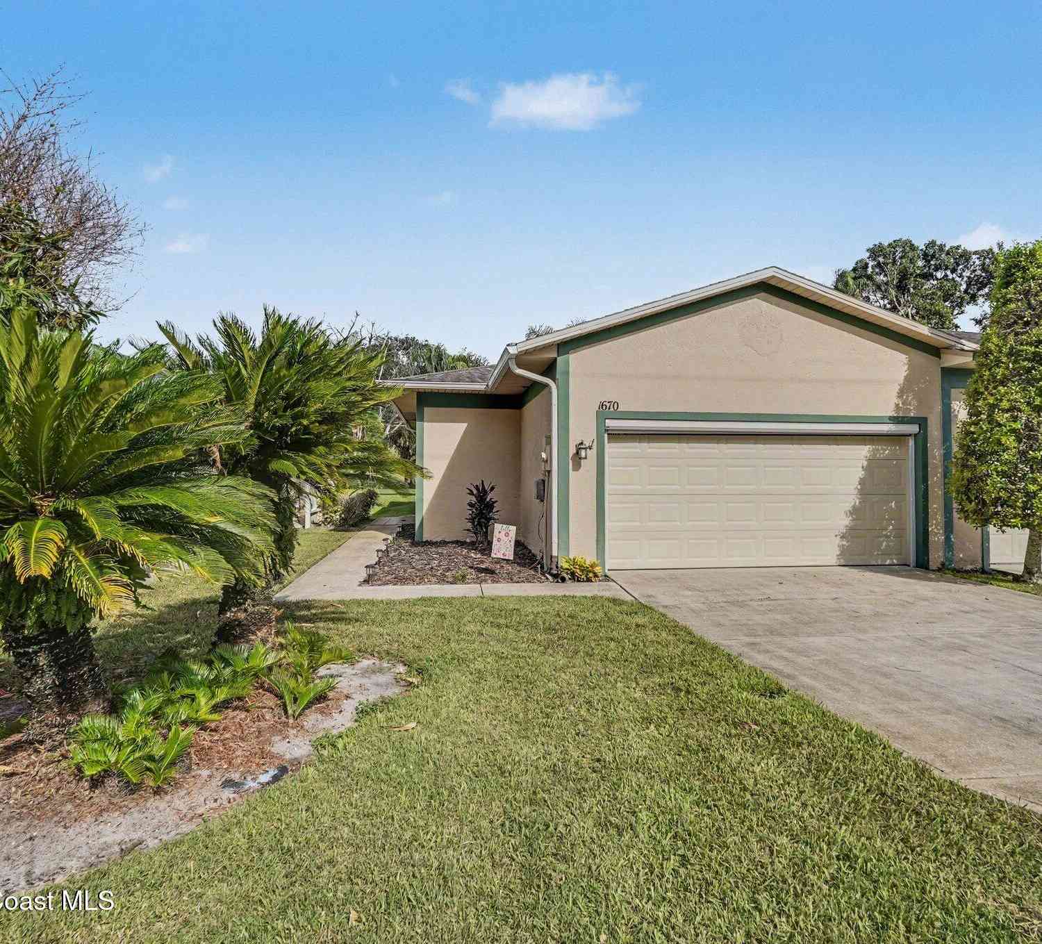 Townhouse For Sale - 1670 Woodland Drive<br/> Brevard County, Rockledge, FL 32955
