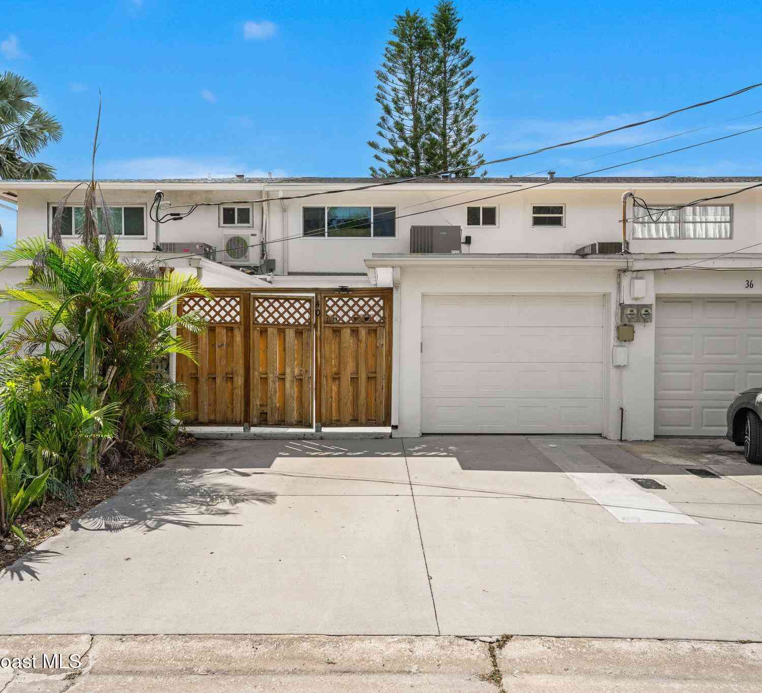 Townhouse For Sale - 40 Adams Court<br/> Brevard County, Satellite Beach, FL 32937