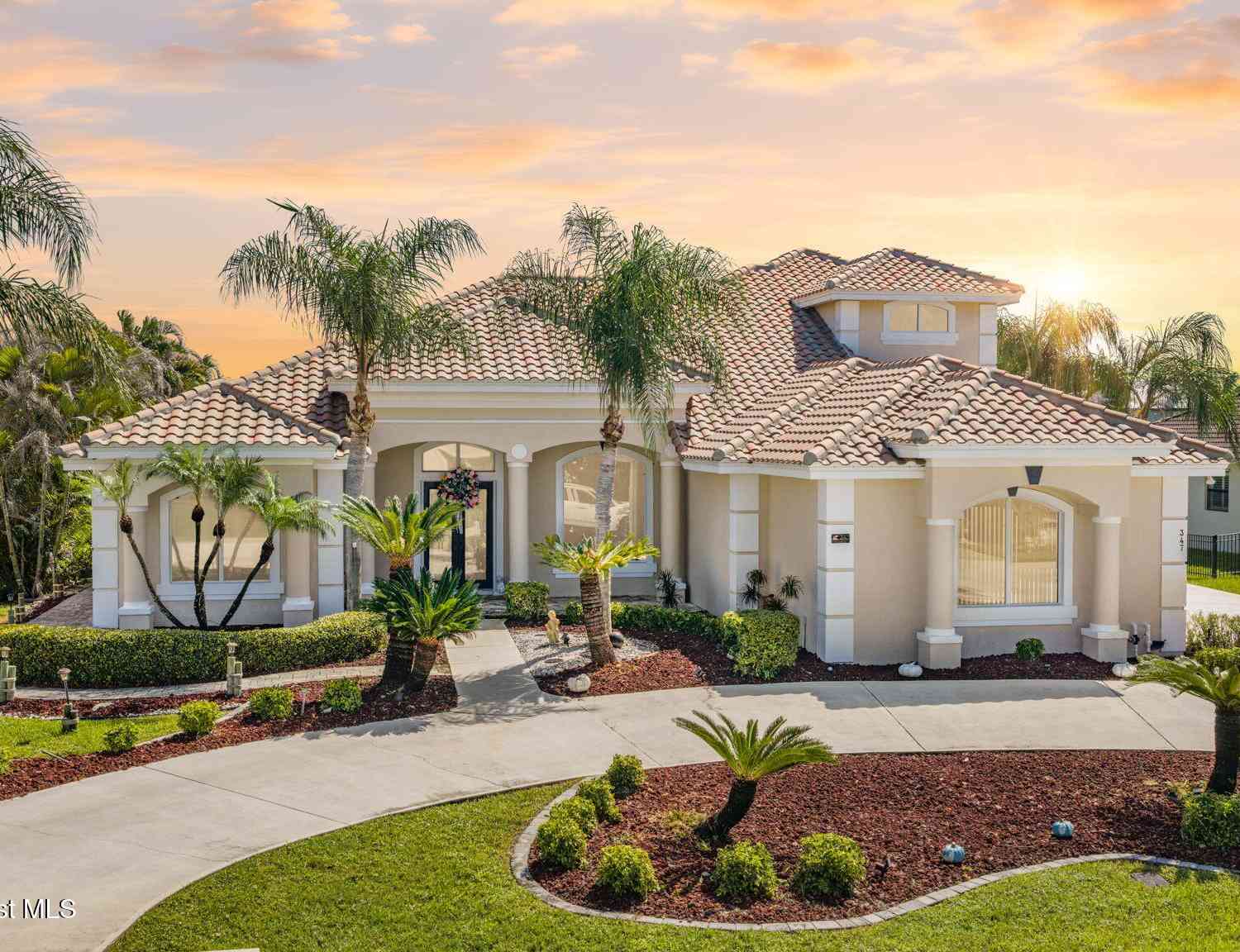 Homes For Sale - 347 Lanternback Island Drive<br/> Brevard County, Satellite Beach, FL 32937